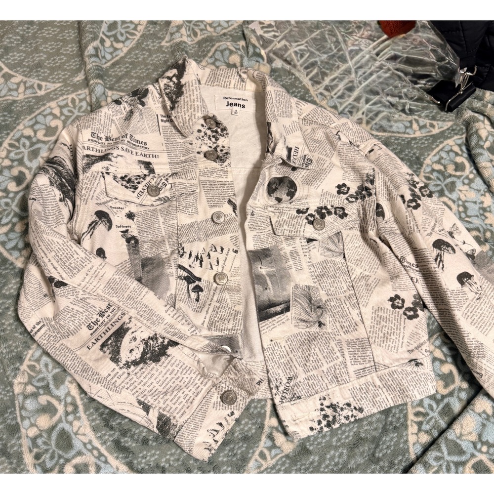 Reformation Jeans Newspaper Print Denim Trucker Jacket White Black Women Small